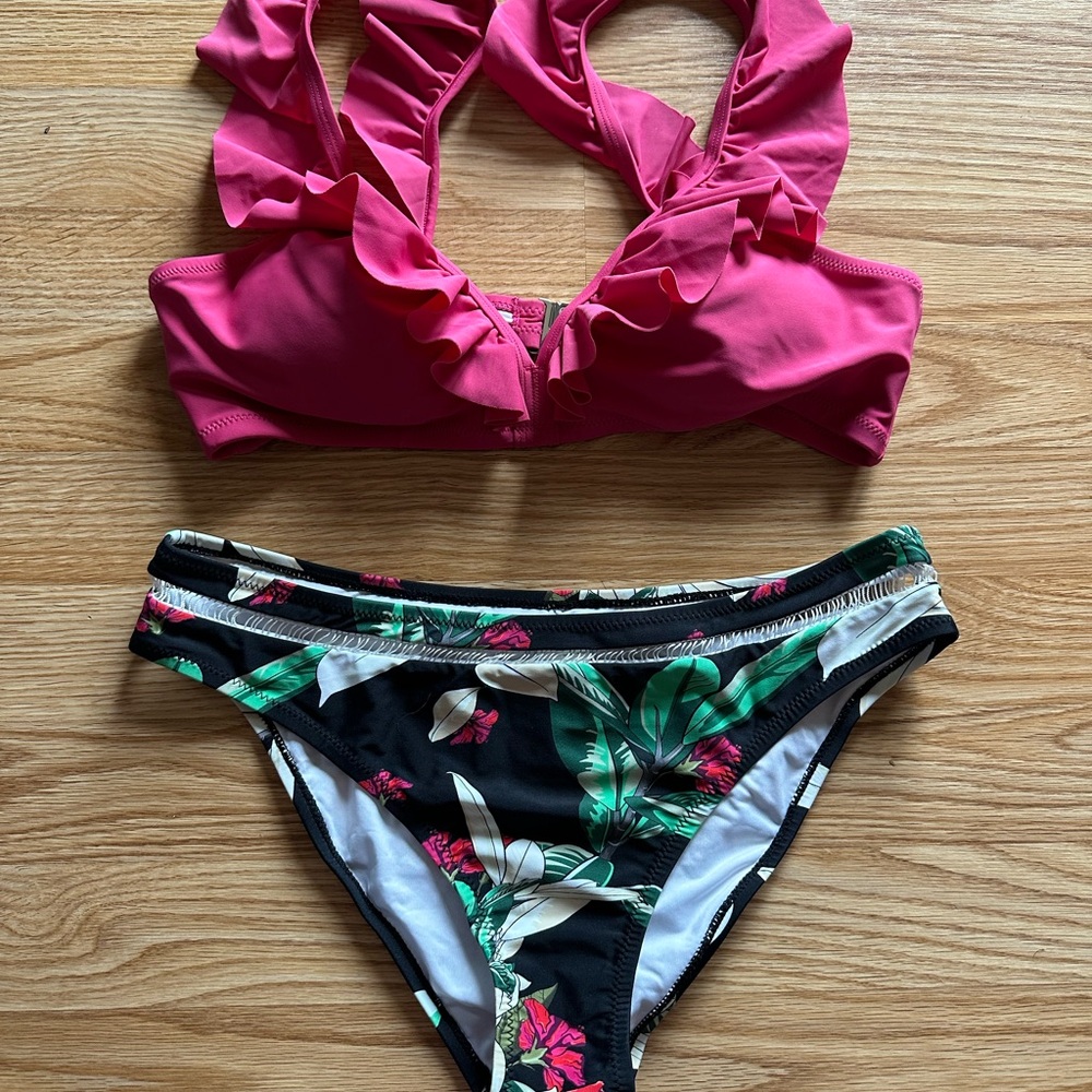 Cupshe Pink and Black Bikini with Ruffle Top